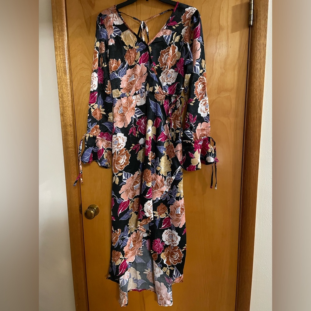 Band of the Free Blackberry Floral Hi-Lo Wrap Maxi Dress Size Small NWT